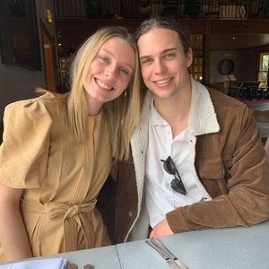 Meet your Posher, Elisha